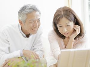 お得なカラコンを購入する方法について